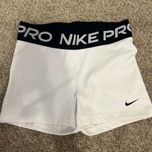 WHITE NIKE PROS GOR SALE!!!
